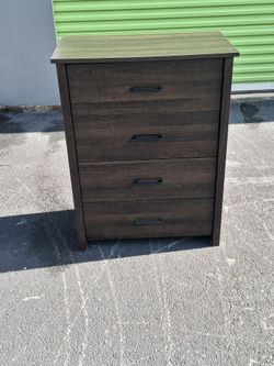 4-Drawer Chest Dresser Dark Brown $30