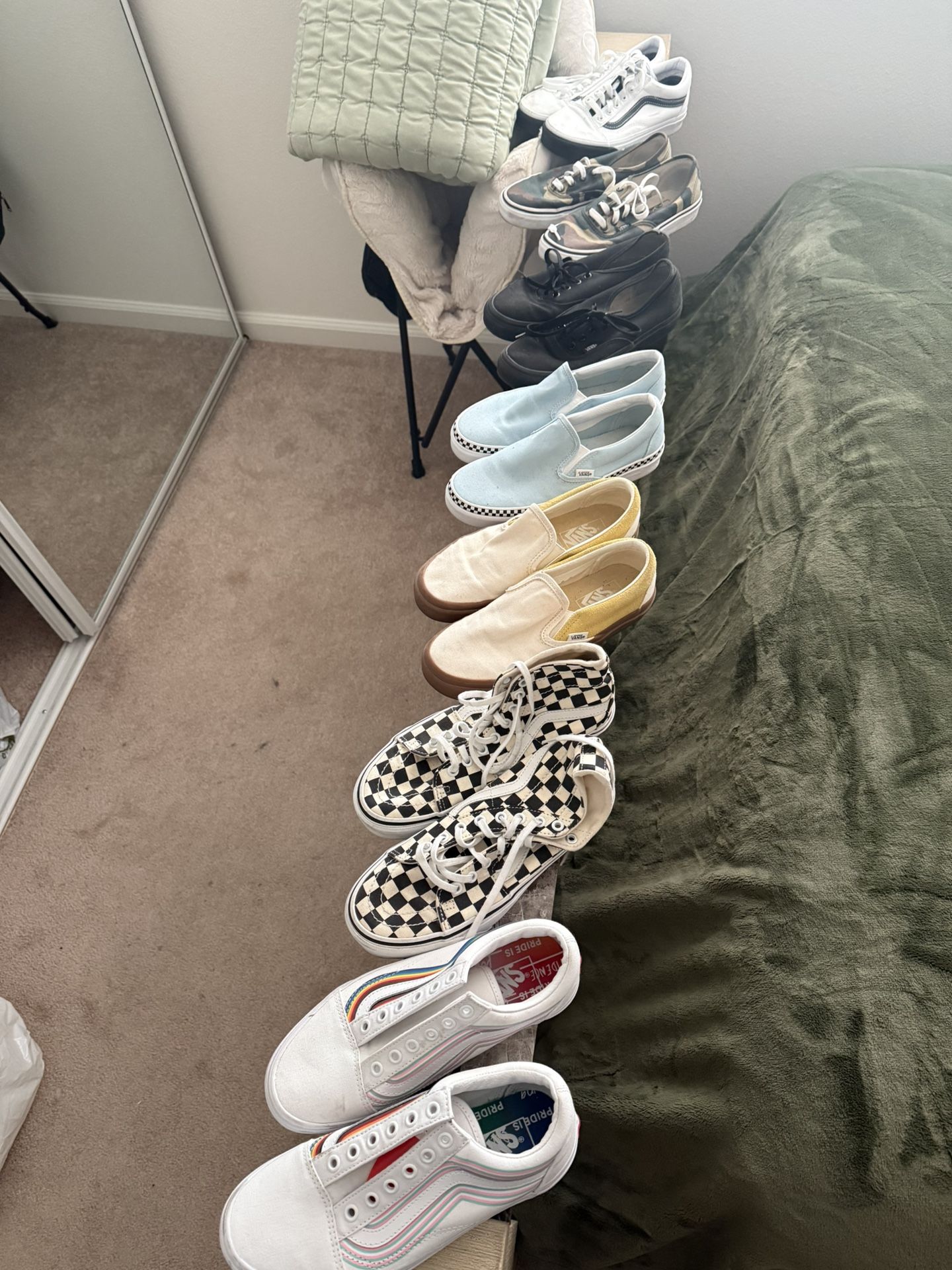 7 pairs Of Vans