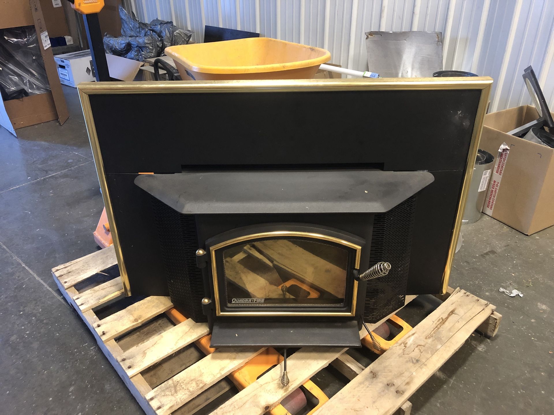 Certified Quadra Fire 2100 Wood Insert for Sale in Marysville, WA - OfferUp