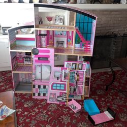 Big Doll House 