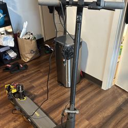 Ninebot G30P Electric Scooter Poly 