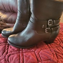Size 8w Naturalizer Boots, Like New
