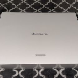  MacBook Pro 13 Inch  Apple M2 Chip with 8‑Core CPU and 10‑Core GPU - Space Gray