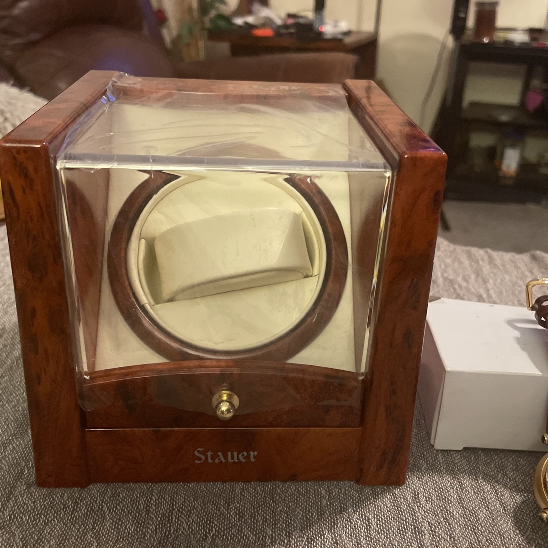 Automatic STAUER Watch Winder.