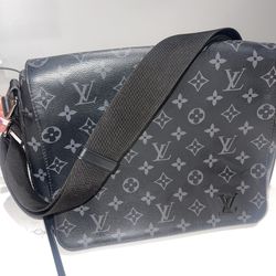 AUTHENTIC Louis Vuitton Unisex Monogram Messenger Bag 