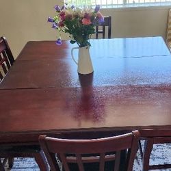 Dining Table with 6 Chairs 