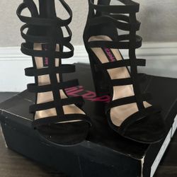 Brandnew Black Sexy Heels Size 6 Retail Value $129 + Tax 
