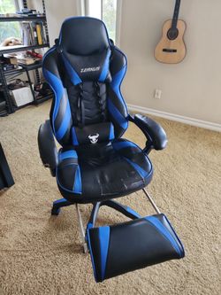 Gaming Chair w/ E-Massager