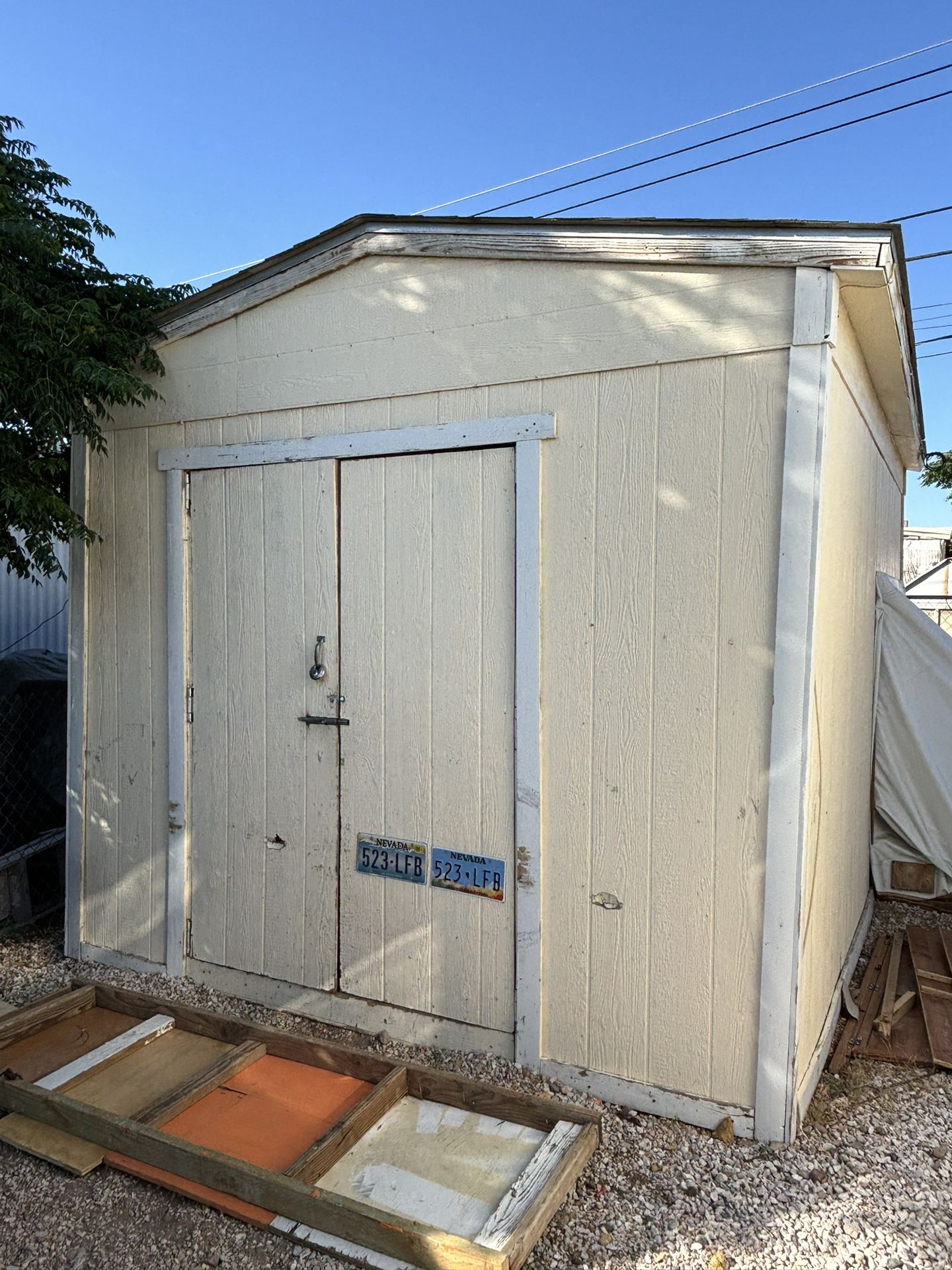 10’x15’ PRICE REDUCED TO $850.00 MAKE OFFER!!! Shed 850 OBO!!