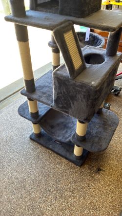 Cat tree Tall  6 tier about 5 ft