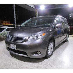 2013 Toyota Sienna XLE 