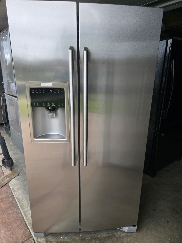 Electrolux Refrigerator Counterdedph W36h69d28 $550 Firm