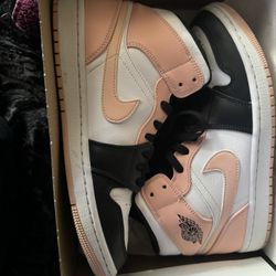 Jordan 1 Mid