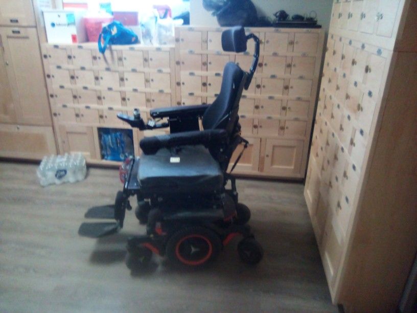 Electric Wheelchair