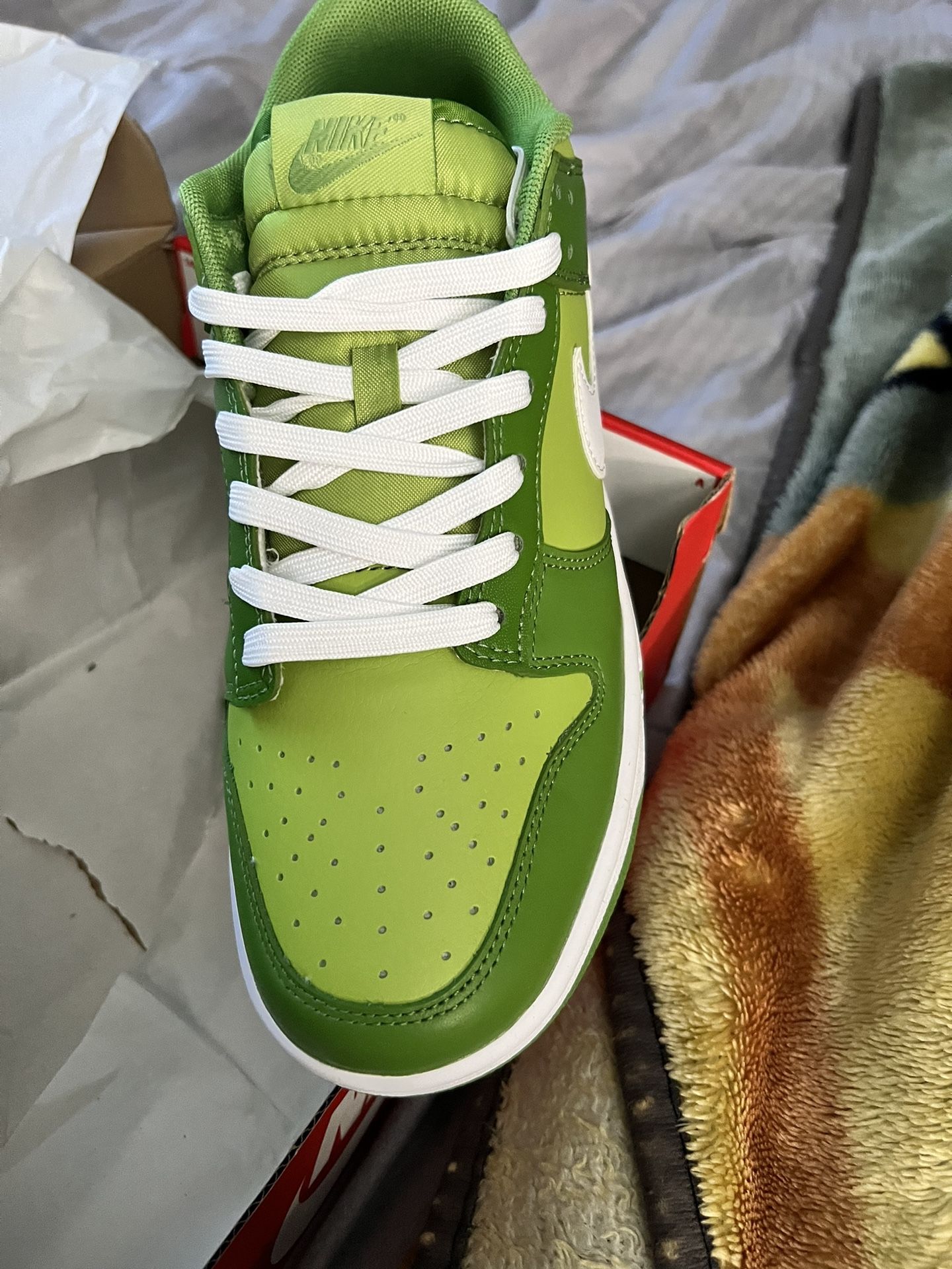 Dunk Low Retro Chlorophyll Size 9