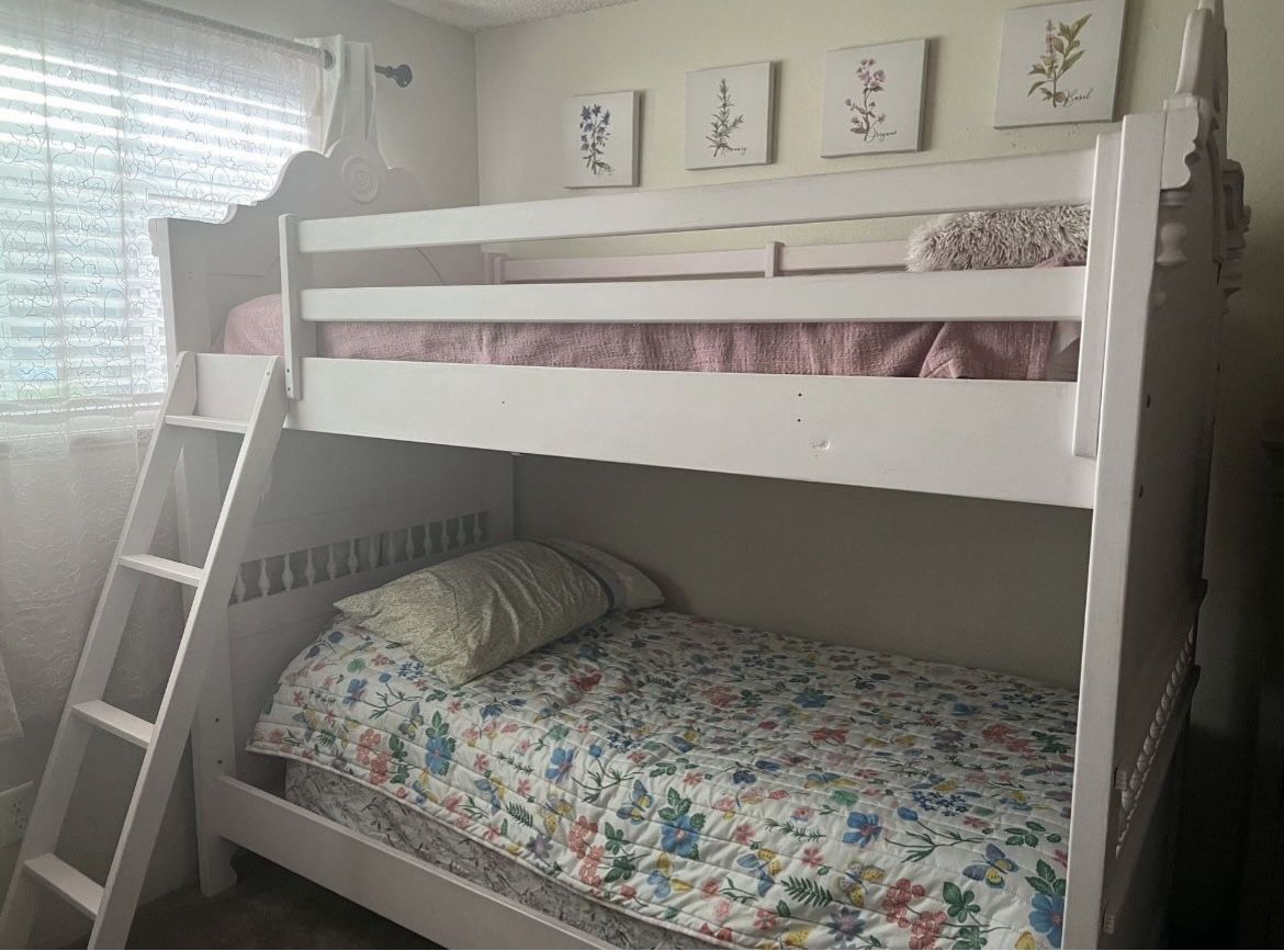 Pink Bunk Bed (Twin)