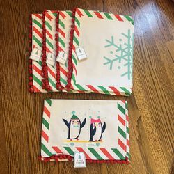 Set of 8 Christmas Placemats and 1 Table Runner Target Bullseye NWT