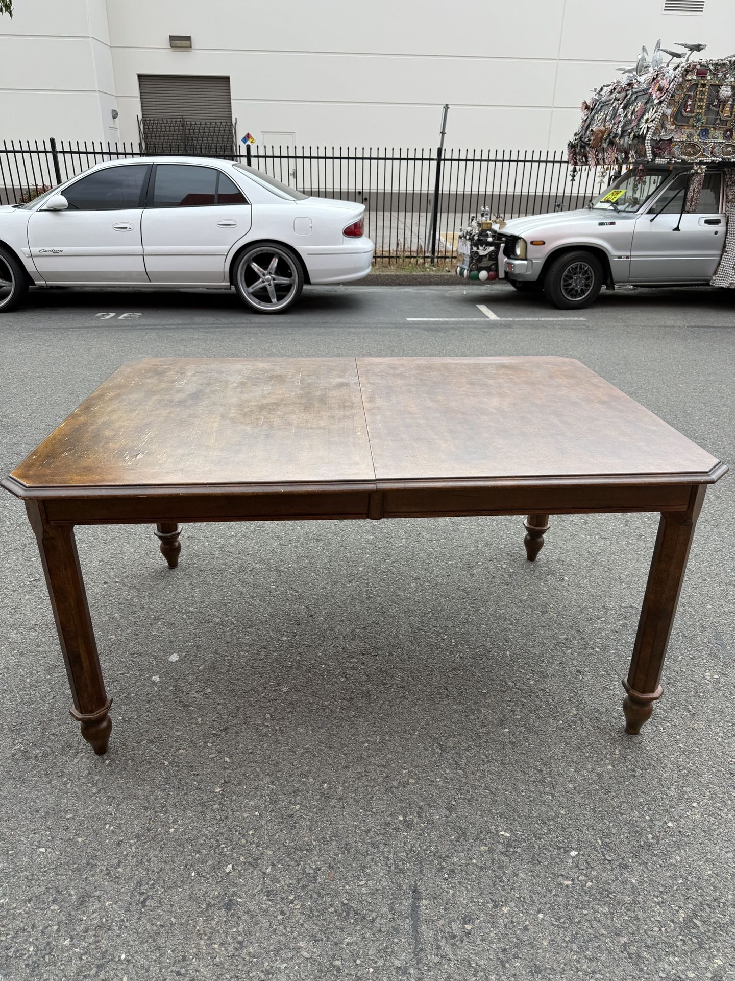 Dinning Table With Chairs