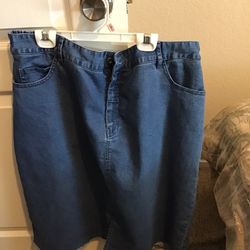 Sz Xl Ladies Denim Skirt  About Knee Length Or Alittle Above 