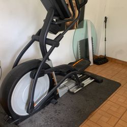 Nordi Track Elite 12.7 Elliptical Machine