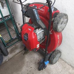 Toro Recycler Mower With Smart Stow
