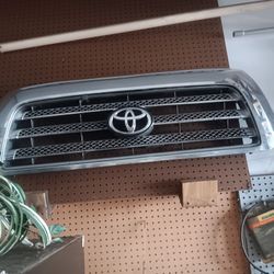 2007 Tundra Front Grill