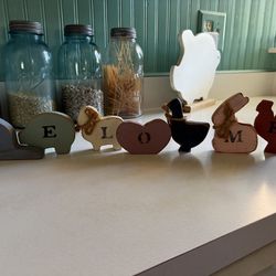 Vintage animal “welcome”