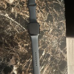 Apple Watch Series 7 45mm GPS +Cellular 