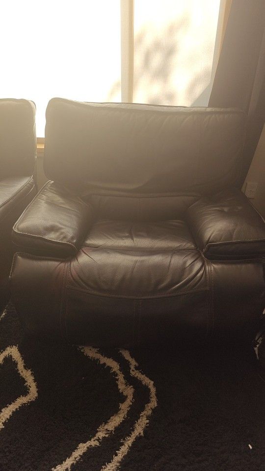 2 Recliners 1 Ottoman