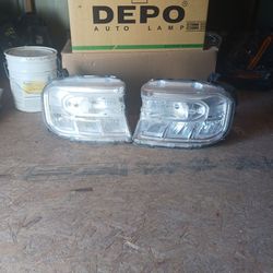2022-2024 Ford Maverick Headlights OEM 