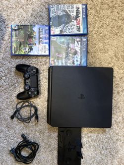 PS4 With Accesories