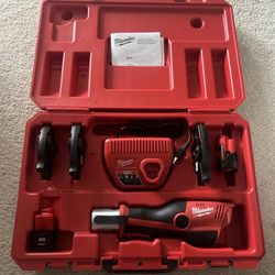 Milwaukee M12 Force Logic ProPress