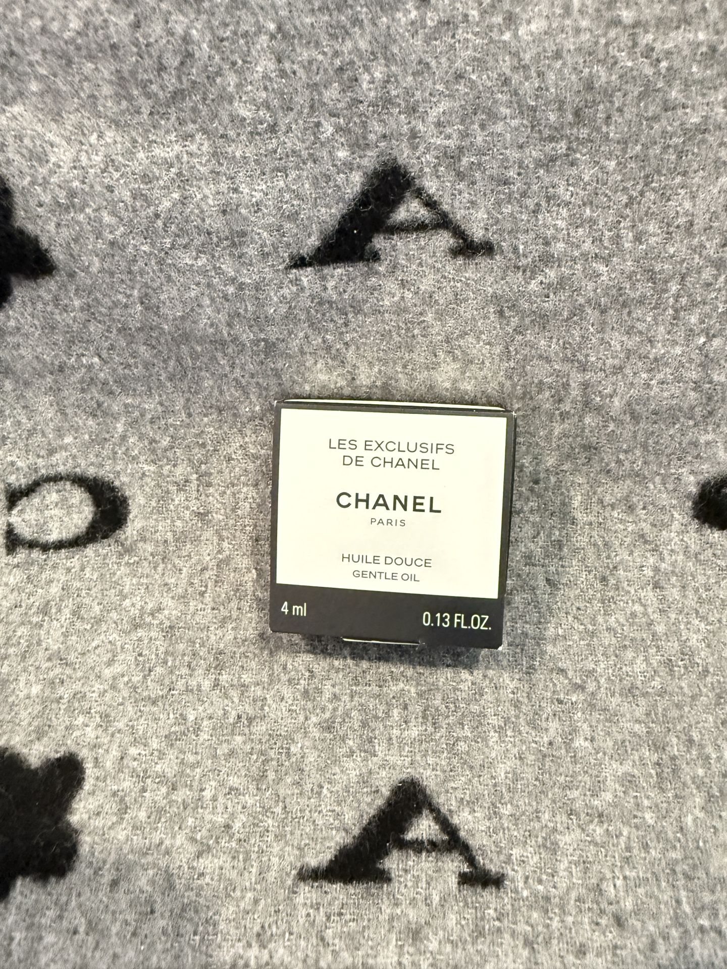 Chanel Huile Douce Gentle oil travel size 4ml