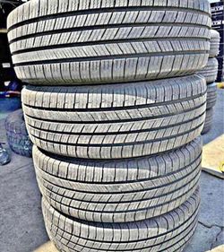 225/65/17 Michelin Selling a set of 4 tires in excellent condition 🫡