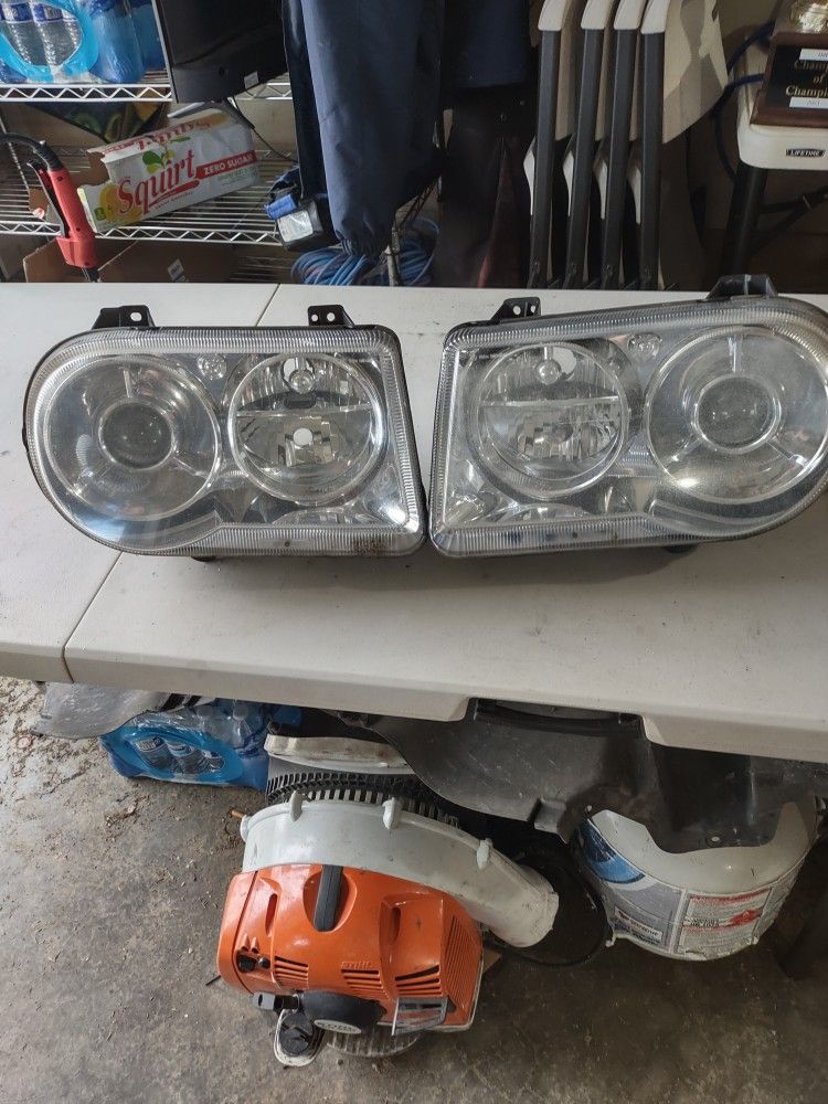 Chrysler 300C Headlights HIDS