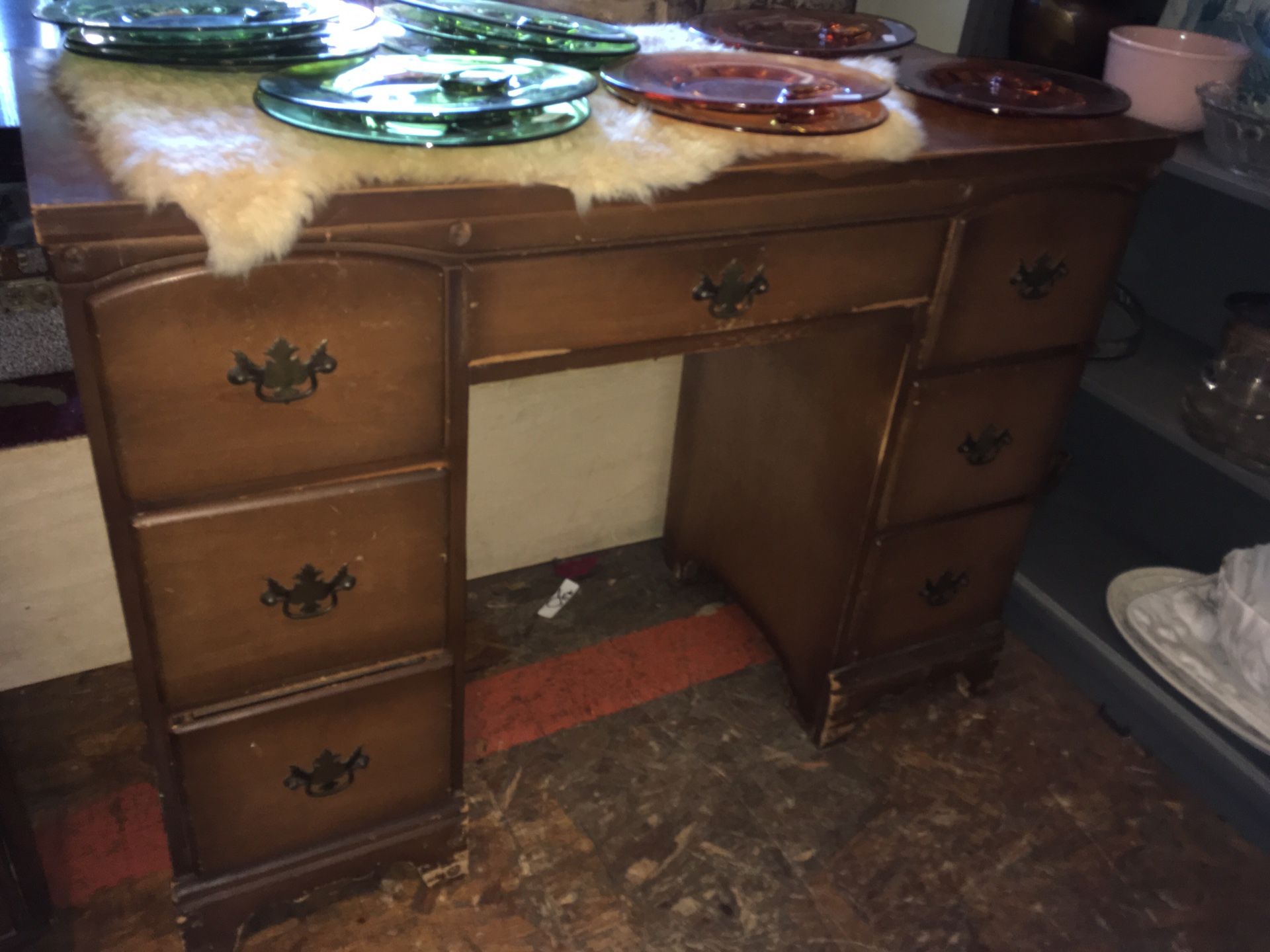 Solid wood desk $99 measures 42 x 18 x 31” now come and get