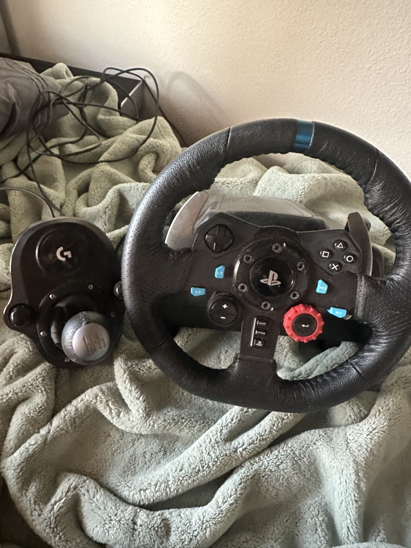 Logitech G29 Gaming Wheel (whole Set Up)