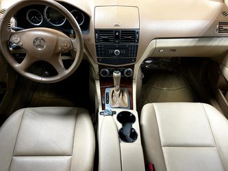 2008 Mercedes-Benz C-Class Thumbnail