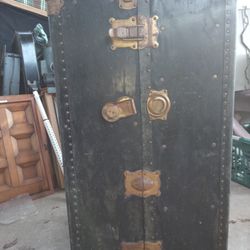 Vintage Wardrobe 