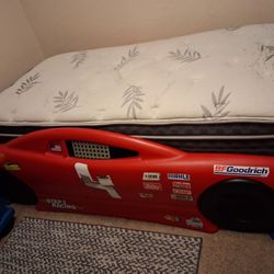 twin size car bed