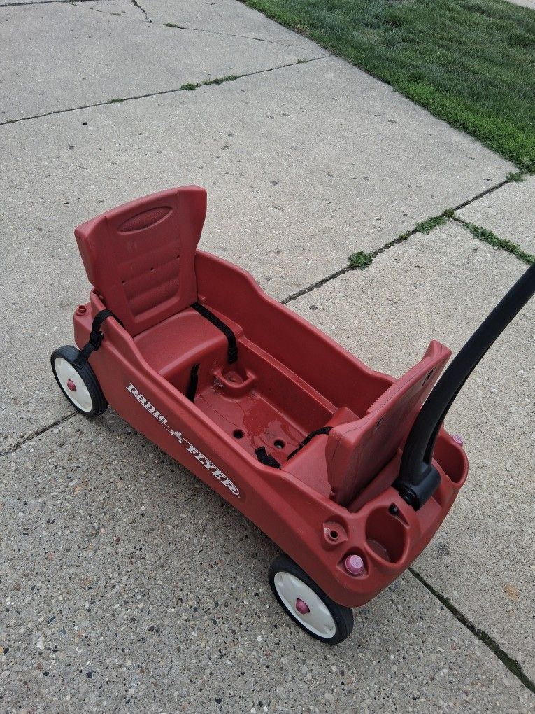 Radio flyer wagon
