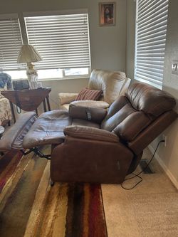 Supreme Power Lift Leather Recliner