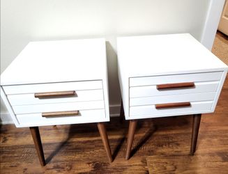 2 modern nighstands