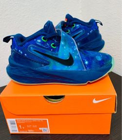 Nike Team Hustle D 12 x LEGO Kids Sneakers