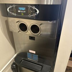 Soft Serve Ice Cream Machine 