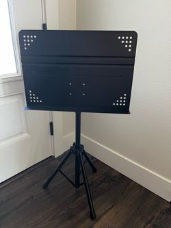 Music stand (Amazon basics)