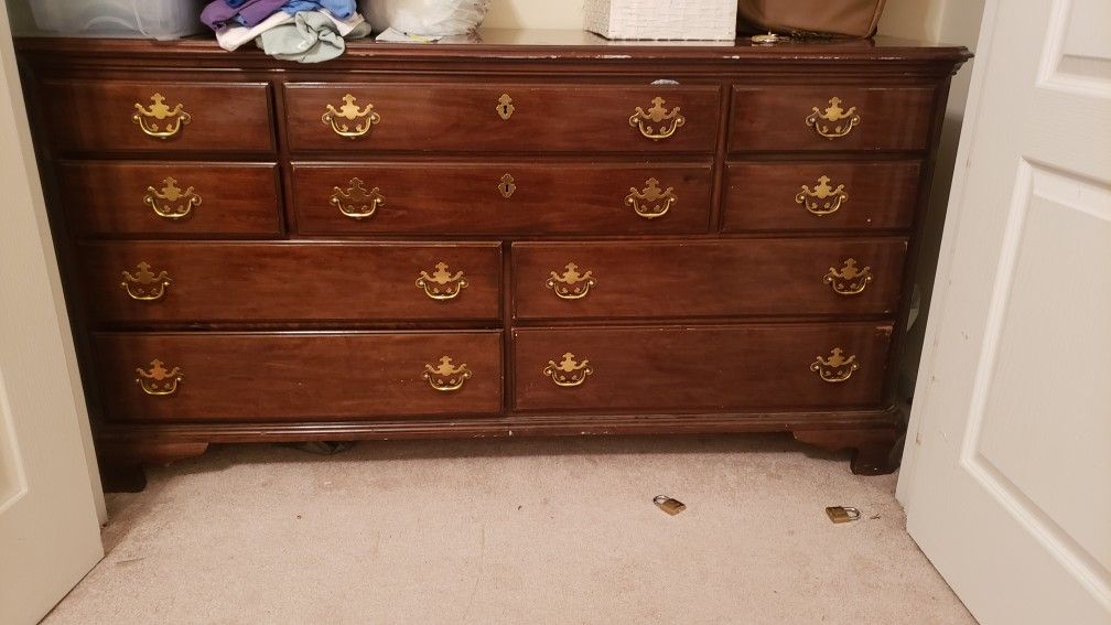 Bedroom set $100 OBO moving and cant take along
