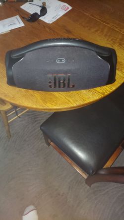JBL boombox 3