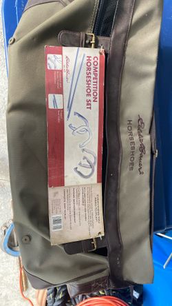 Eddie Bauer Horseshoes Backyard Game in Canvas Case 6 pieces 