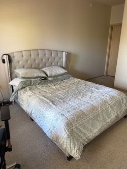 Tufted Upholstered Bed Frame with Headboard